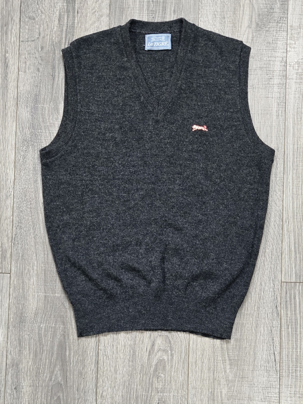 Vintage 80s Le Tigre Sweater Vest Mens L Gray V Neck Tiger Logo USA Made.